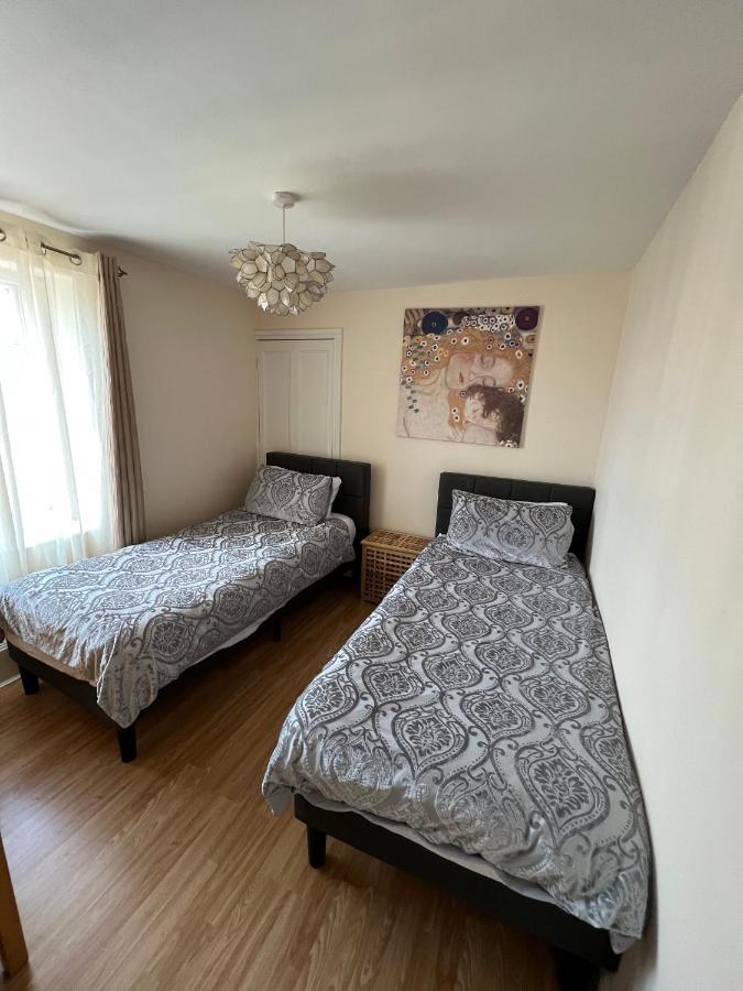 Stay In Yeovil Town Centre, Large 2 Bd Apt With Parking, Sleeps 4 Exteriér fotografie