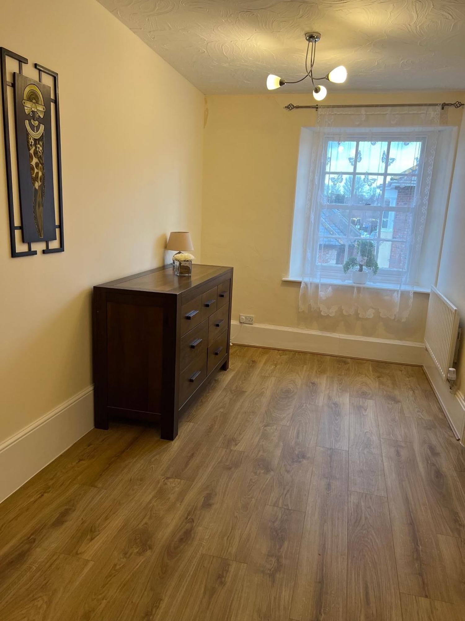 Stay In Yeovil Town Centre, Large 2 Bd Apt With Parking, Sleeps 4 Exteriér fotografie
